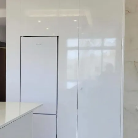 - Vue 6 Personnes Apartment *